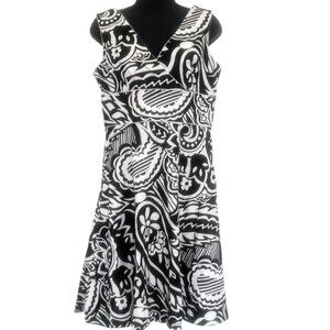 Women's Amanda Smith Sleeveless Black & White Back Zipper V-Neck Size 6